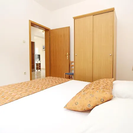 Apartment With Parking Space Baska, Krk - 18804 *