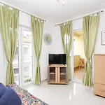 Διαμέρισμα With Parking Space Baska, Krk - 18804 *