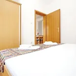 Διαμέρισμα With Parking Space Baska, Krk - 18804 Baška