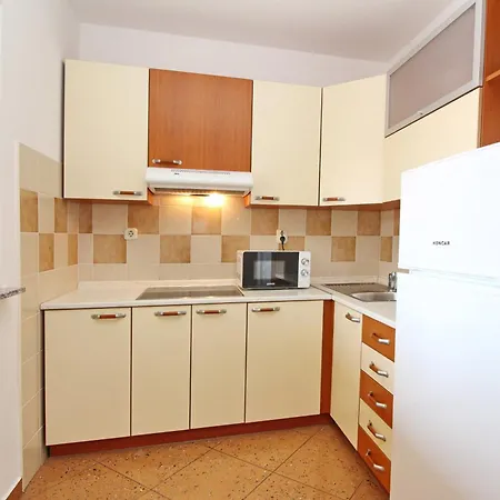 Διαμέρισμα With Parking Space Baska, Krk - 18804